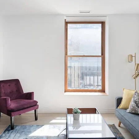 Le Nomade Mtl Aparthotel Montreal Exterior photo